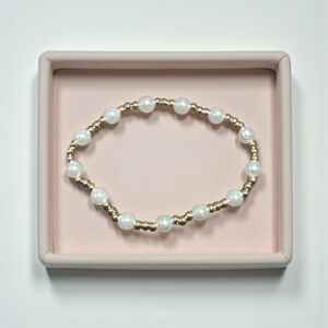 Elegant Gold and Pearl Beaded Bracelet